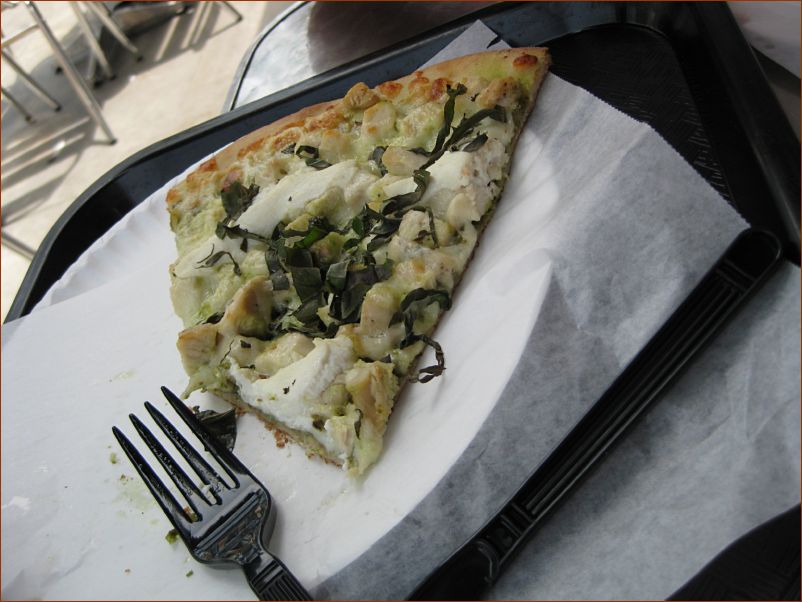 Delicious pesto pizza