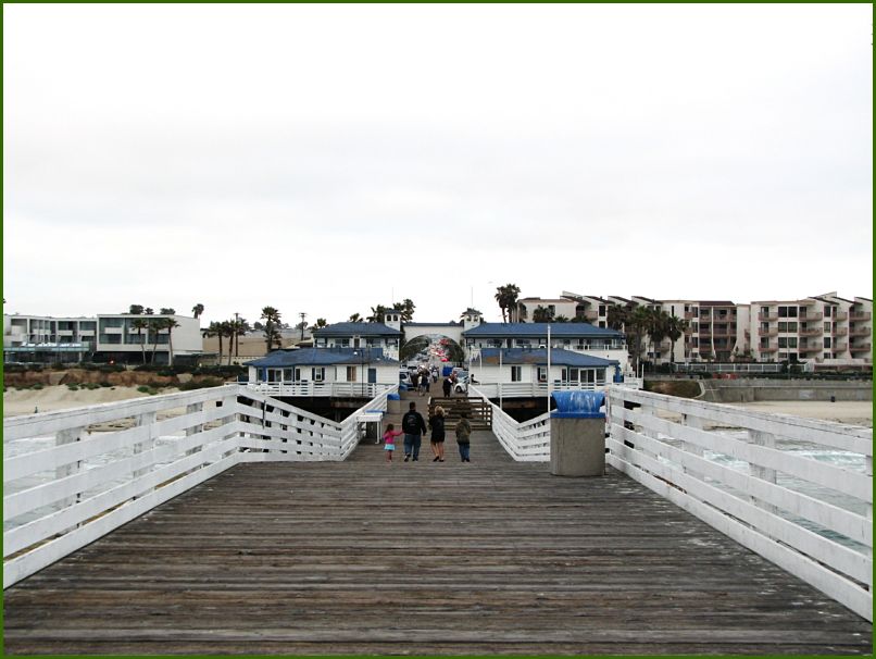 The first half of the pier has houses on it..super neat!